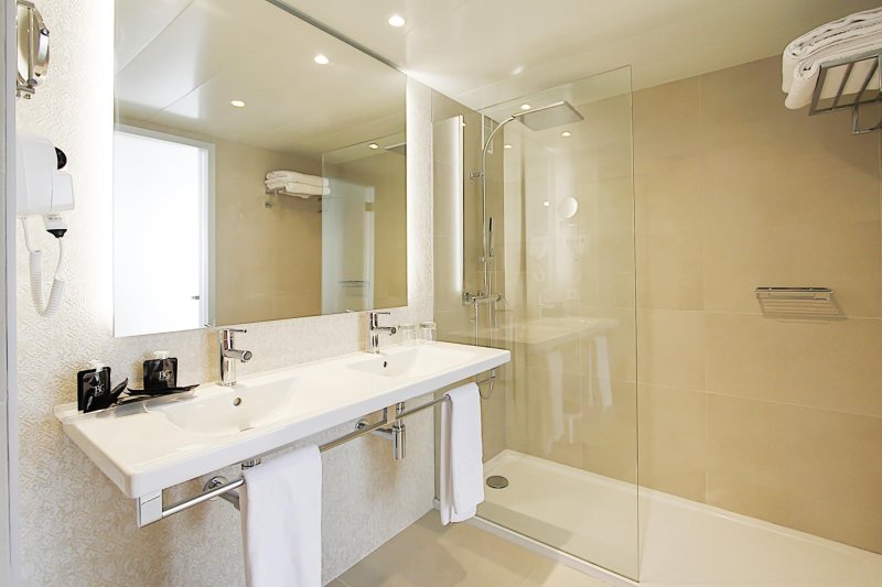 Lakosztály, fürdőszoba