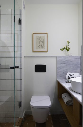 Kétágyas szoba kertre néző kilátással - fürdőszoba
