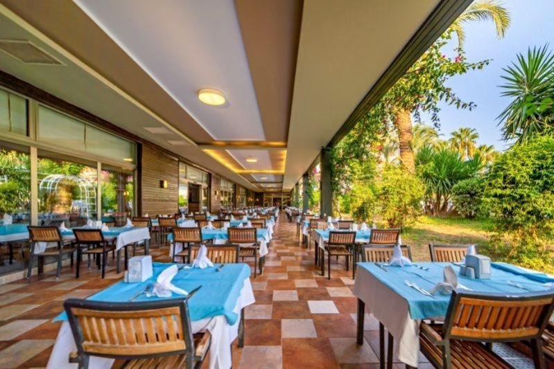 Calimera Hane Garden Side