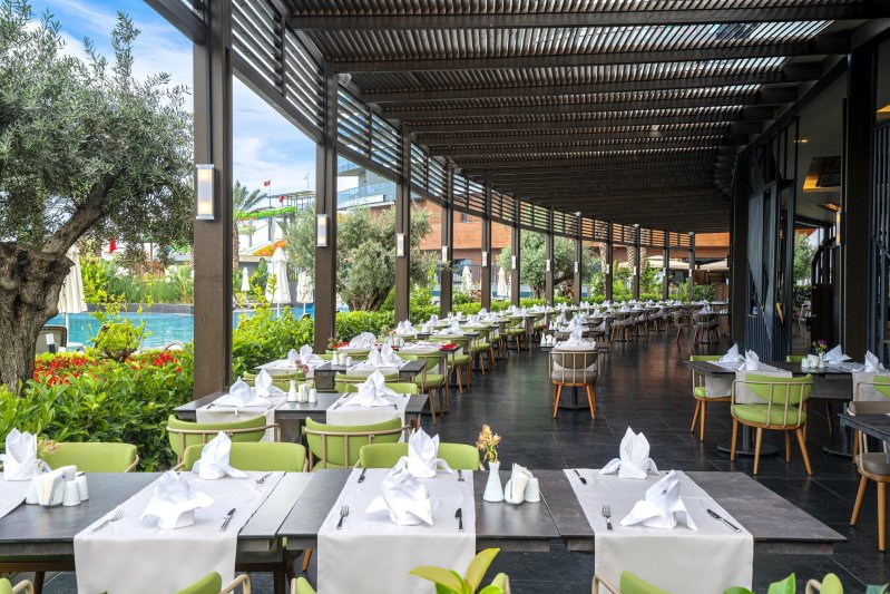 Kirman Calyptus Resort & Spa Side