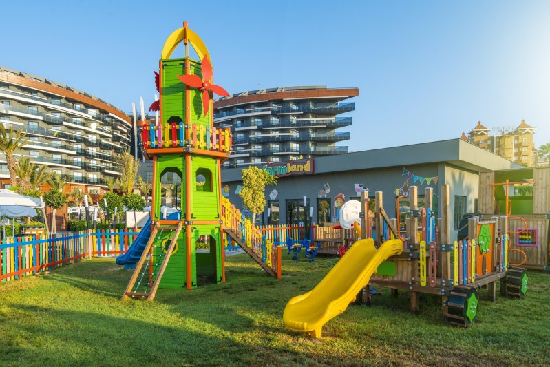 Kirman Calyptus Resort & Spa Side