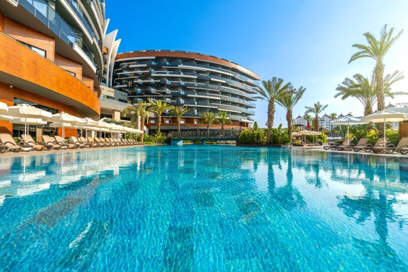 Kirman Calyptus Resort & Spa Side