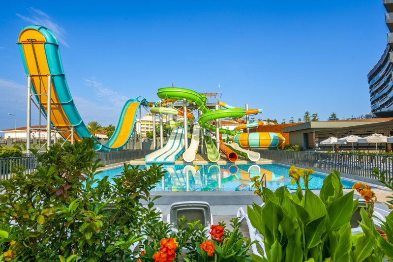 Kirman Calyptus Resort & Spa Side