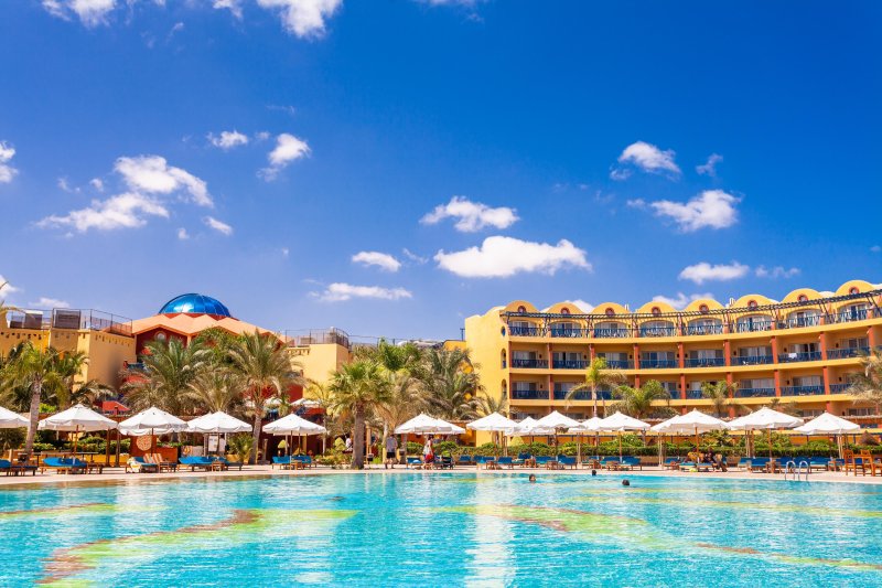 Marsa Matruh utazás Carols Beau Rivage