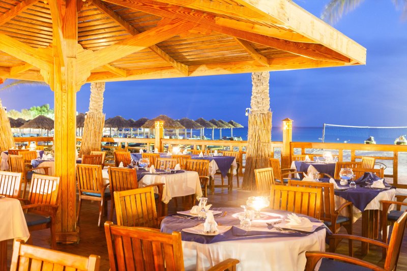 Marsa Matruh utazás Carols Beau Rivage