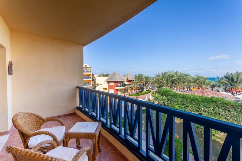 Marsa Matruh utazás Carols Beau Rivage