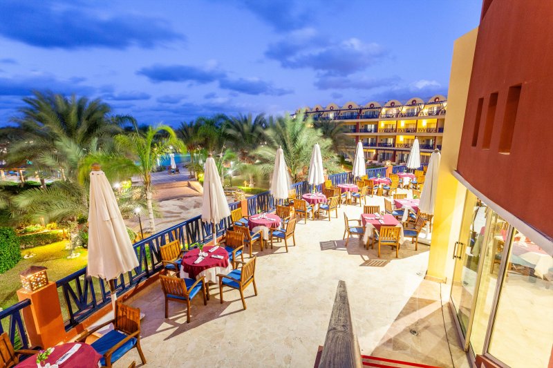 Marsa Matruh utazás Carols Beau Rivage