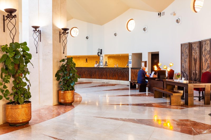 Marsa Matruh utazás Carols Beau Rivage