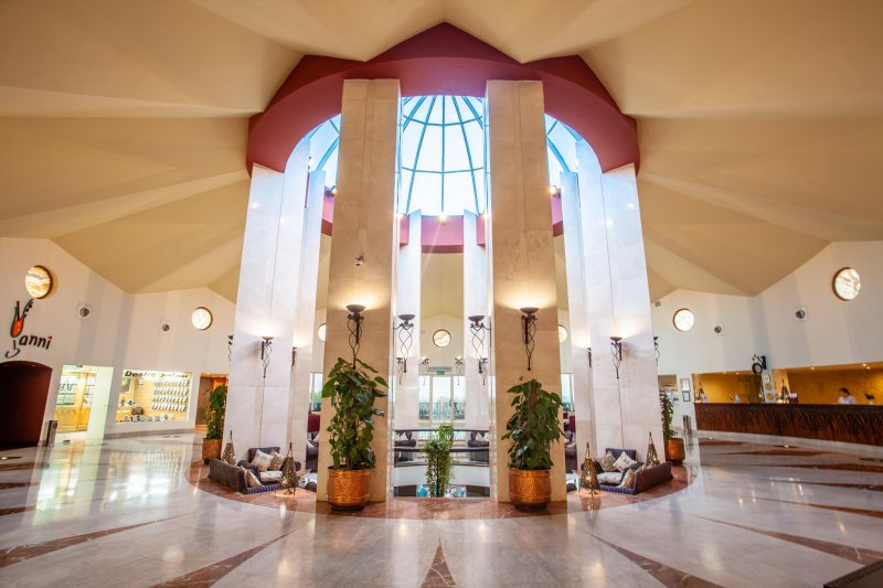 Marsa Matruh utazás Carols Beau Rivage