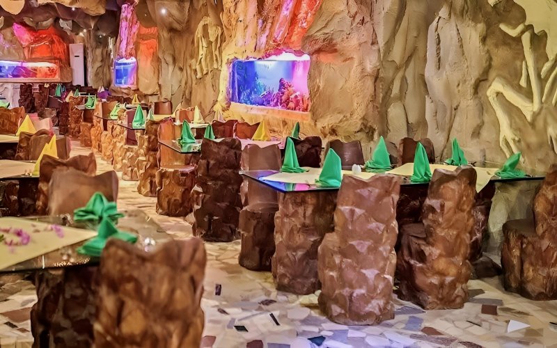 Hurghada utazás Caves Beach Resort