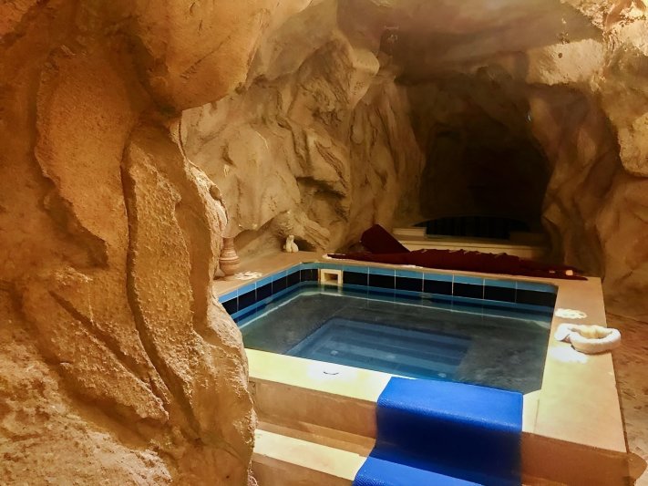 Hurghada utazás Caves Beach Resort