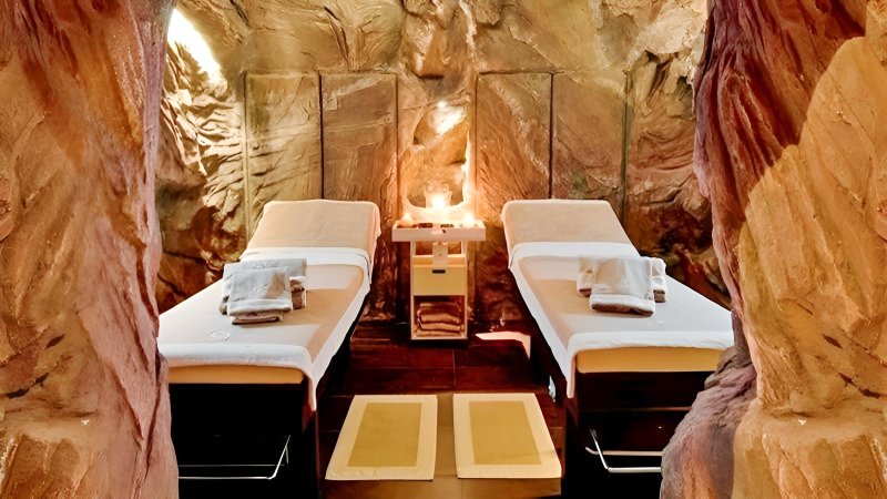 Hurghada utazás Caves Beach Resort