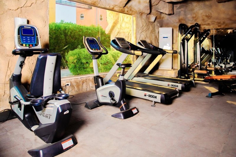 Hurghada utazás Caves Beach Resort