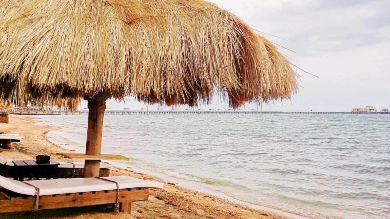 Hurghada utazás Caves Beach Resort