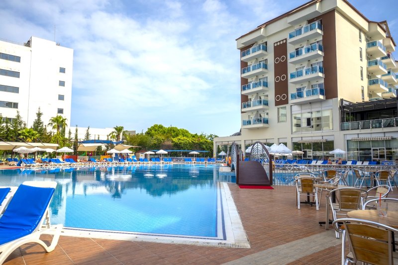 Cenger Beach Resort & Spa Side