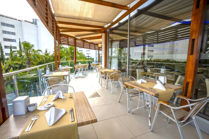 Cenger Beach Resort & Spa Side