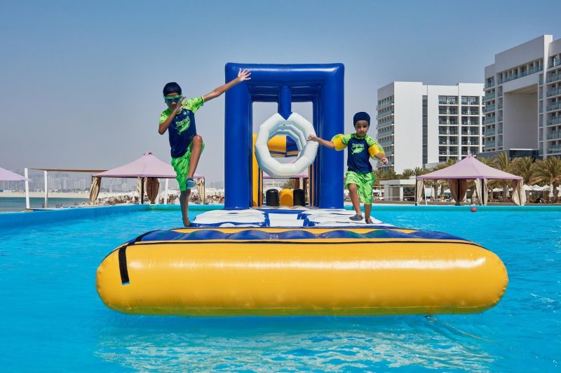 Dubai utazás Centara Mirage Beach Resort