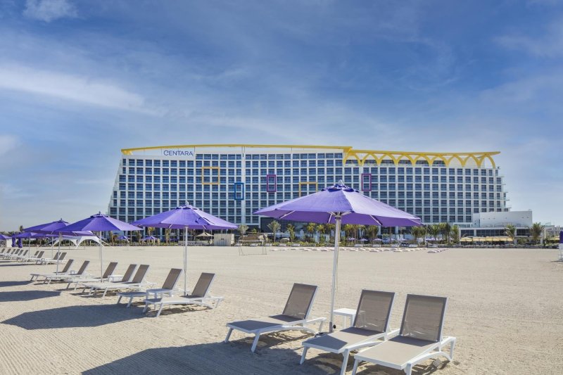 Dubai utazás Centara Mirage Beach Resort