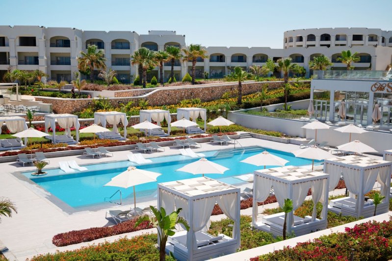 Marsa Matruh utazás Cleopatra Luxury Resort