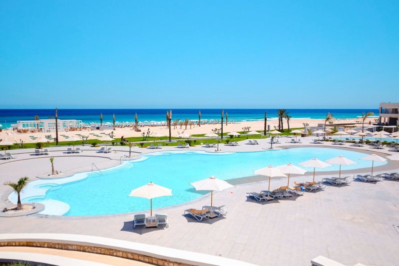 Marsa Matruh utazás Cleopatra Luxury Resort