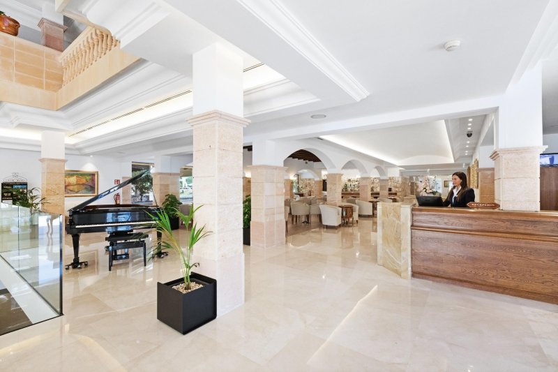 Mallorca Sa Coma utazás Cm Mallorca Palace 