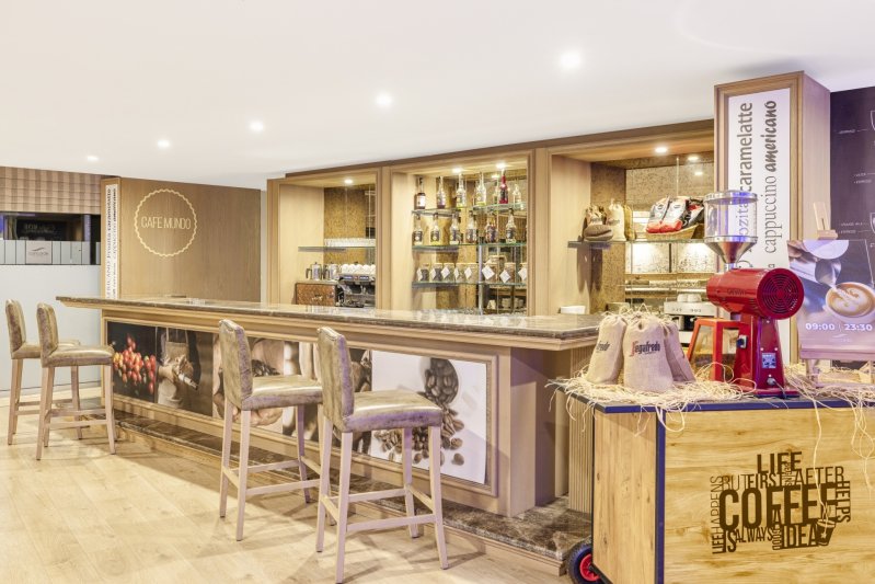 Antalya utazás Concorde De Luxe