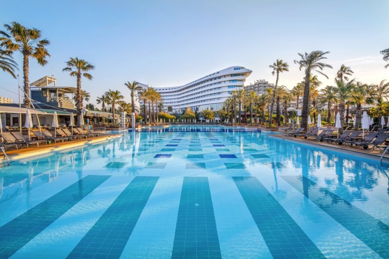 Antalya utazás Concorde De Luxe