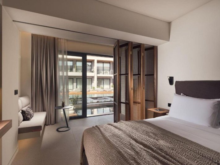 Deluxe lakosztály közös medencével