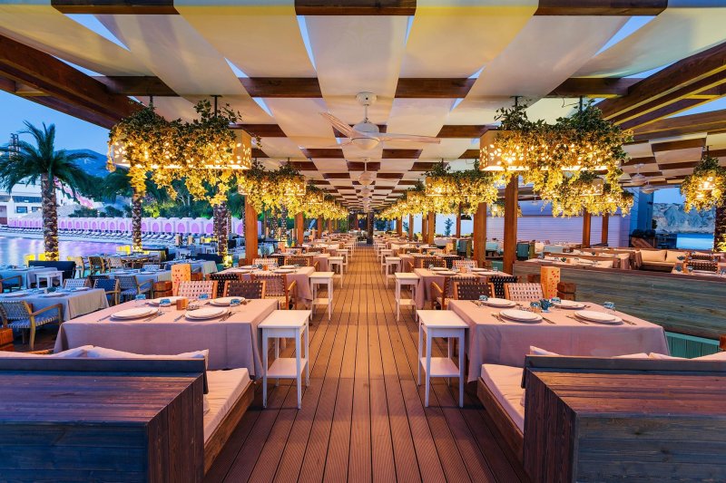 Észak-Ciprus utazás Cratos Premium Hotel