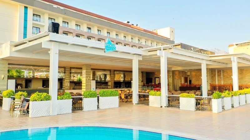 Kemer utazás Crystal Aura Beach Resort 