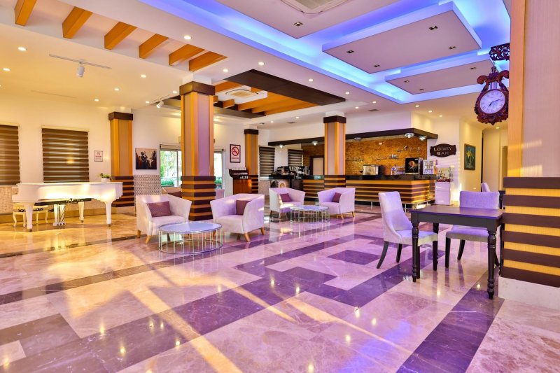 Kemer utazás Crystal Aura Beach Resort 