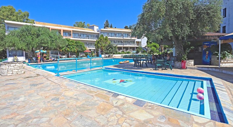 Korfu utazás Dassia Holiday Club 