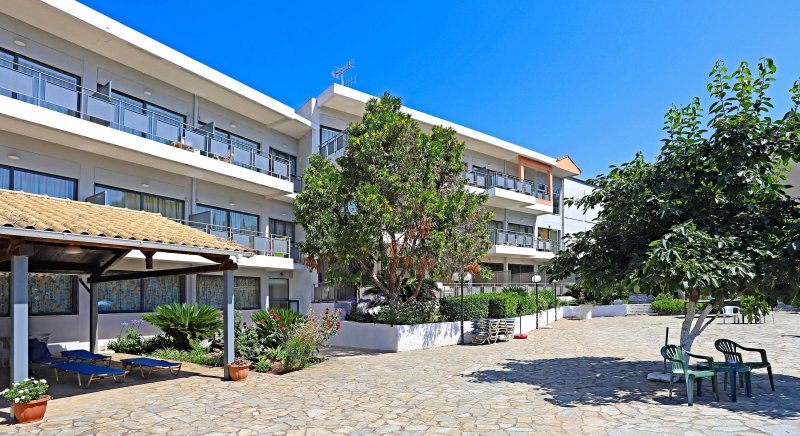 Korfu utazás Dassia Holiday Club 