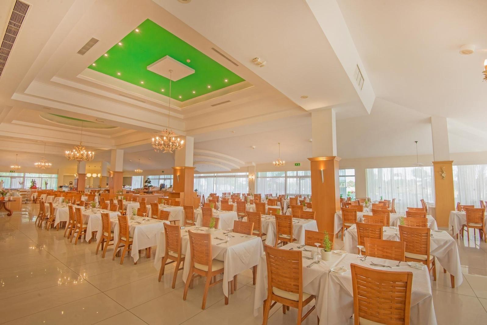 Dome Beach Hotel & Resort Dél-Ciprus