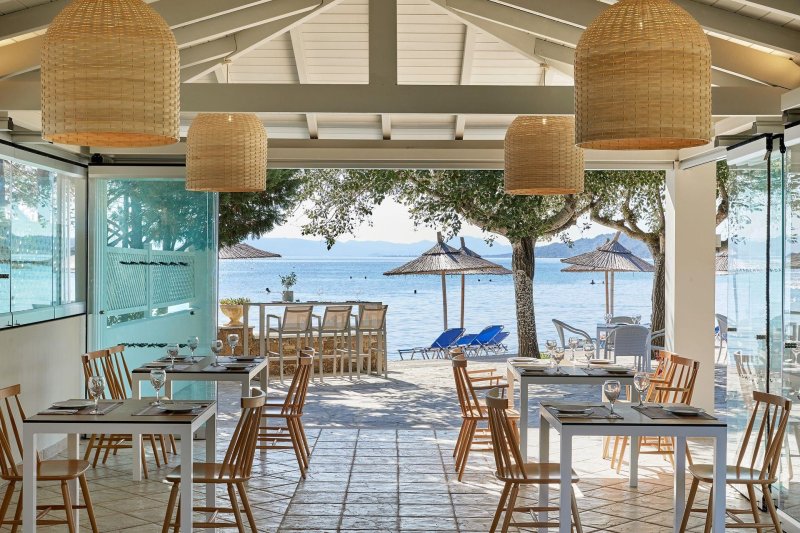 Korfu utazás Delfinia