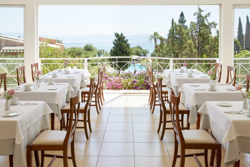 Korfu utazás Delfinia