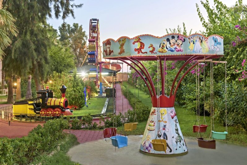 Antalya utazás Delphin Botanik Lares