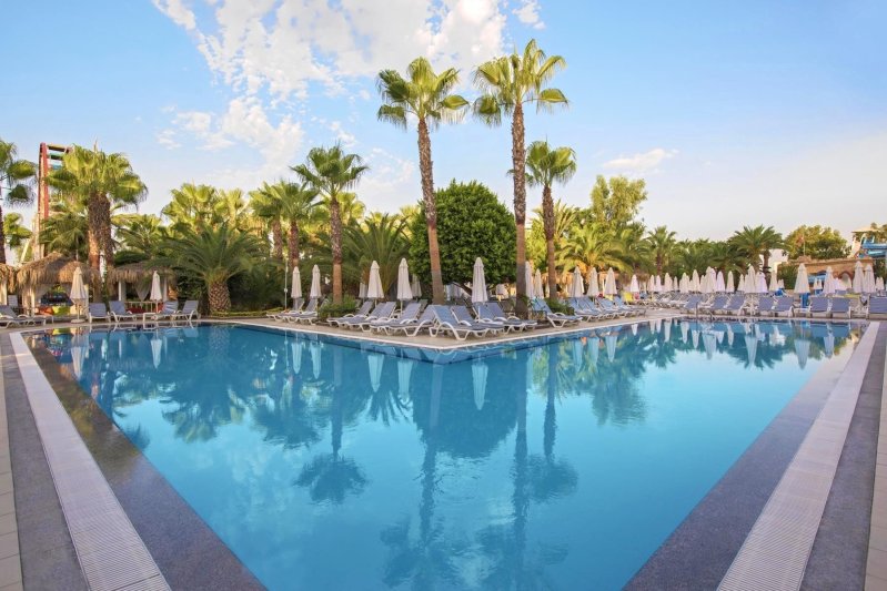 Alanya utazás Delphin Deluxe