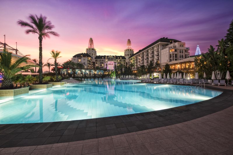 Antalya utazás Delphin Diva Premiere