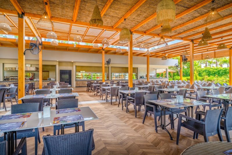 Antalya utazás Delphin Palace