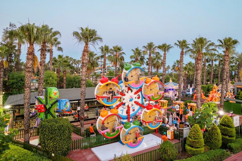 Antalya utazás Delphin Palace