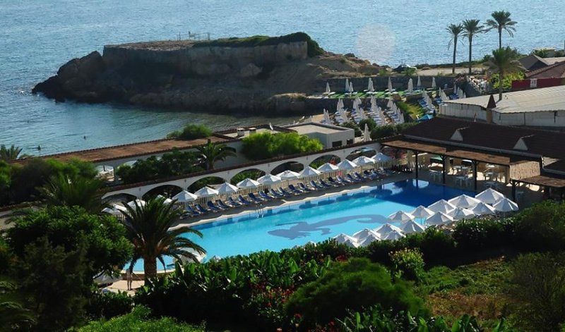 Észak-Ciprus utazás Denizkizi Royal