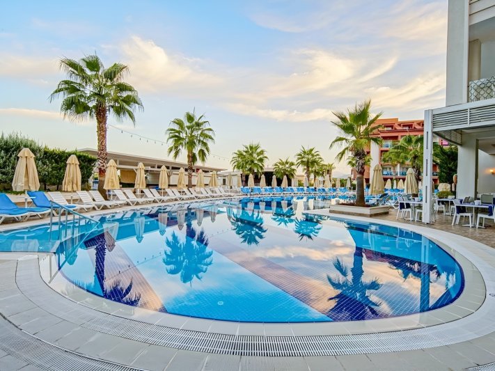 Diamond Elite Hotel And Spa Side