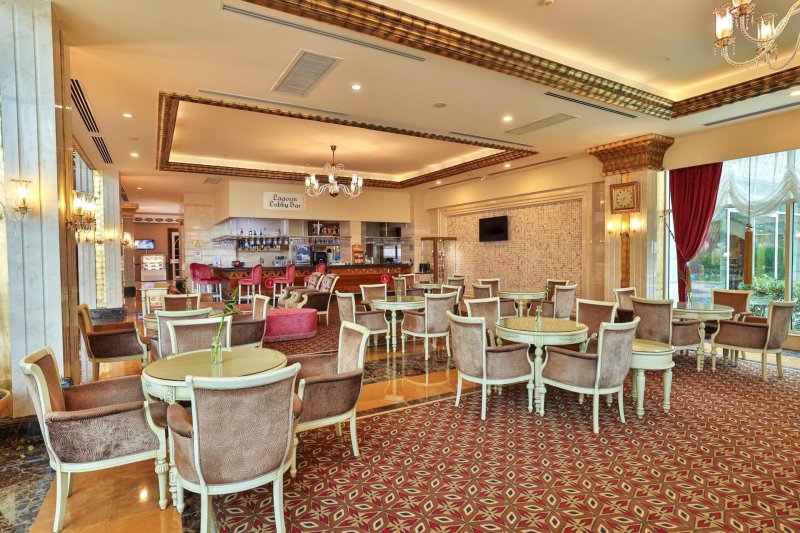 Crystal Palace Resort & Spa Side
