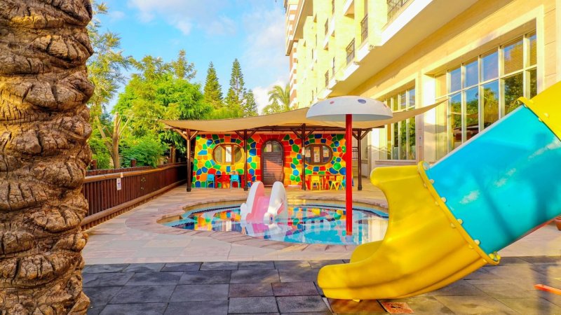 Crystal Palace Resort & Spa Side