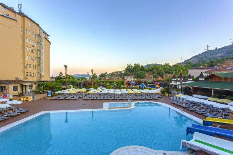 Alanya utazás Doganay Beach Club