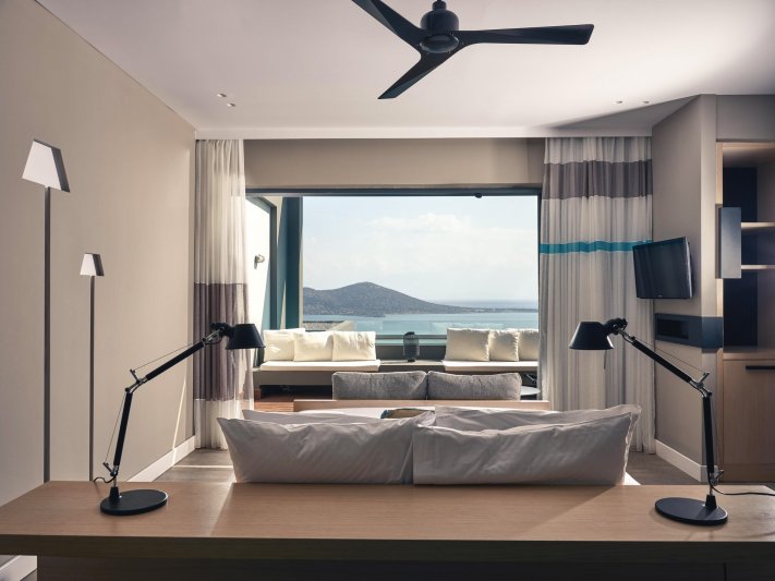 Lakosztály tengerre néző kilátással és saját medencével