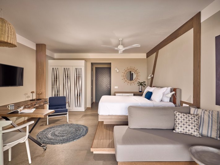 Lakosztály tengerre néző kilátással és közös medencével