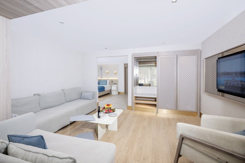 Lakosztály úszómedencével