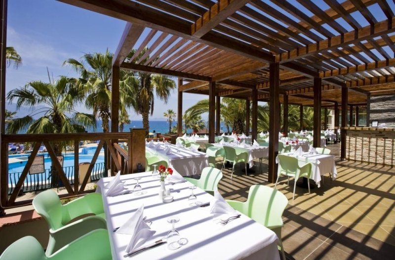 Fantasia Hotel Deluxe Kusadasi